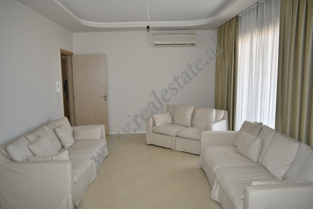 Apartament 4+1 me qira ne rrugen Panorama ne Tirane.

Ndodhet ne katin e 13-te te nje pallati te r